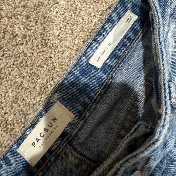 Pacsun Mid-Wash Ripped Mom Jean - Picture 2 of 2